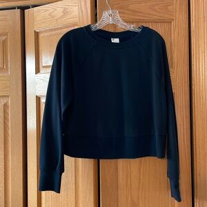 Black cropped sweatshirt